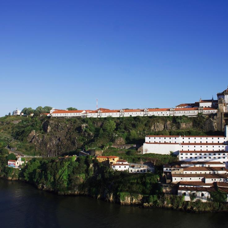 Family terraces and cafés for calm evenings in Naples